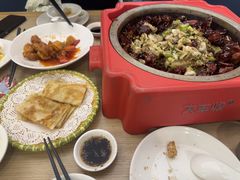 -钳小厨疯味1987肉蟹煲(美一城广场店)