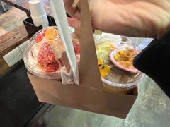 草莓优格奶昔-MIKAKU(万达广场上海宝山店)