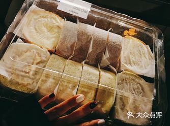 特意为了瑞士卷去，虽然就俩人但是每天早饭都吃也在保质