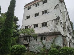 -四川汶川特大地震漩口中学遗址