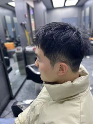-米可造型烫发染发