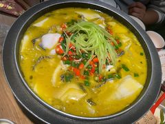 -山城外·非遗酸菜鱼(蜀都万达店)