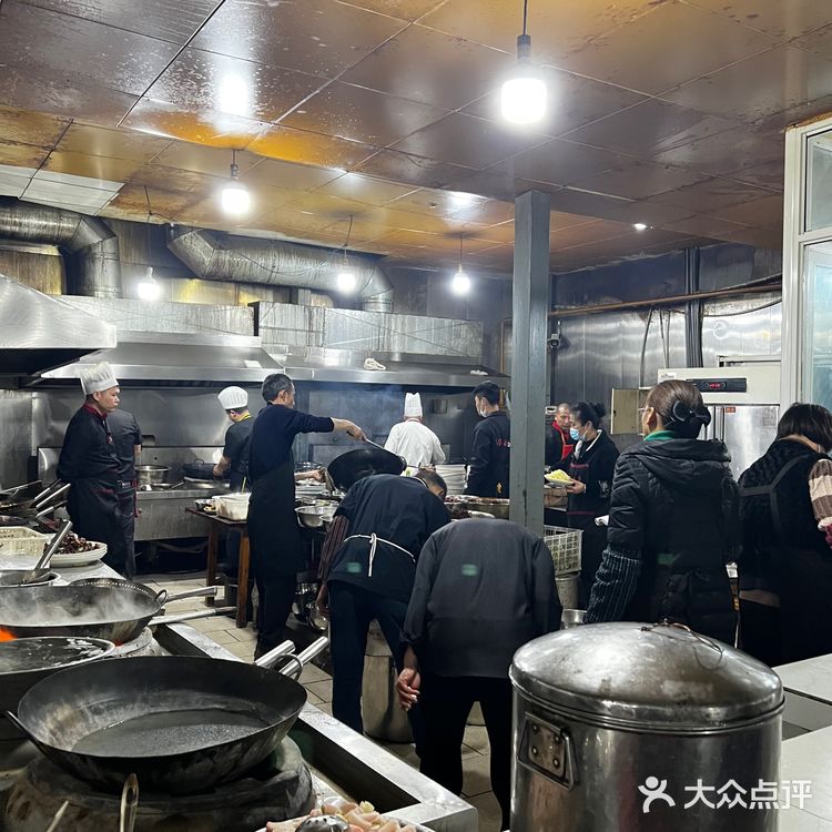 温江公平红烧兔，性价比平民食堂