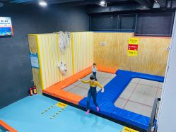 -蹦贝运动中心·蹦床·攀岩·闯关(龙岗店)