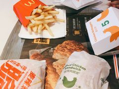 甄选菠萝厚牛堡-麦当劳(新世纪环球中心店)