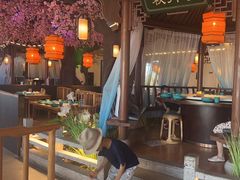 -荷塘秋月·本帮江浙菜(国权路店)