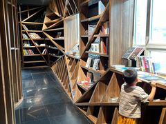 -钟书阁(松江泰晤士小镇店)