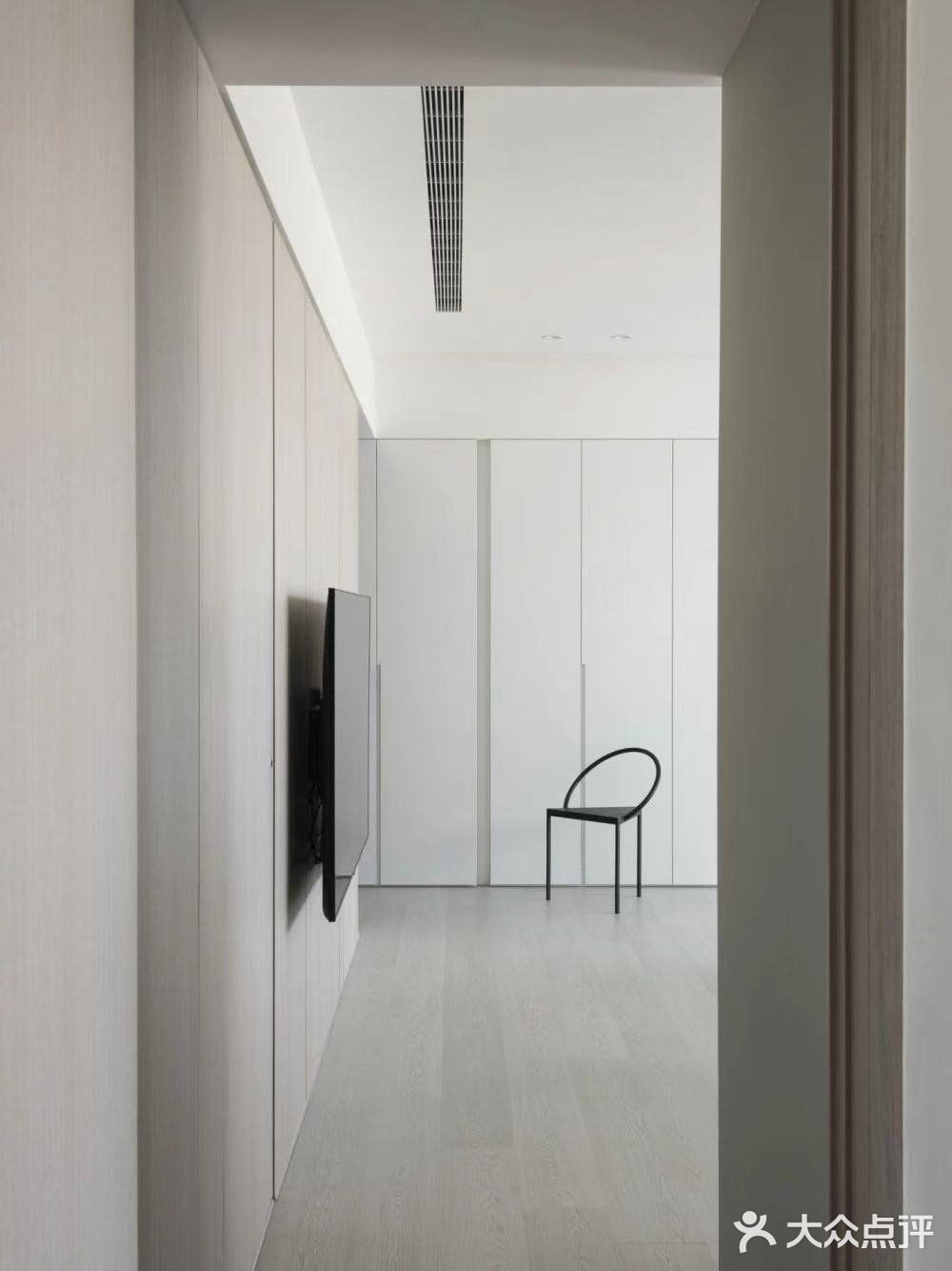 小户型必备一门到顶极简定制柜 高级又耐看