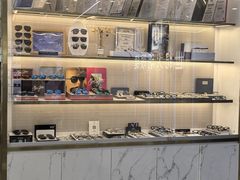 -世纪大明眼镜·林德伯格·蔡司官方授权店(武昌旗舰店)