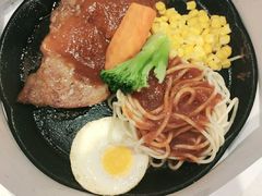 -汤姆家的牛排意面披萨(新城市广场店)