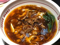 -呷佬·长沙手工米粉(金沙江路店)