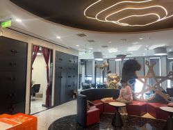 -TOP HAIR SALON