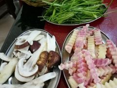 -老石黑山羊毛驴肉火锅(金凯广场店)