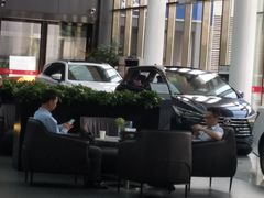 -上海华裕比亚迪4S店