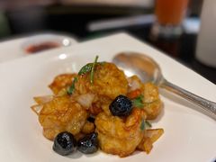 黑蒜大千虾球-北京四季酒店·采逸轩