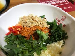-牛华八婆麻辣烫(龙湖U城店)