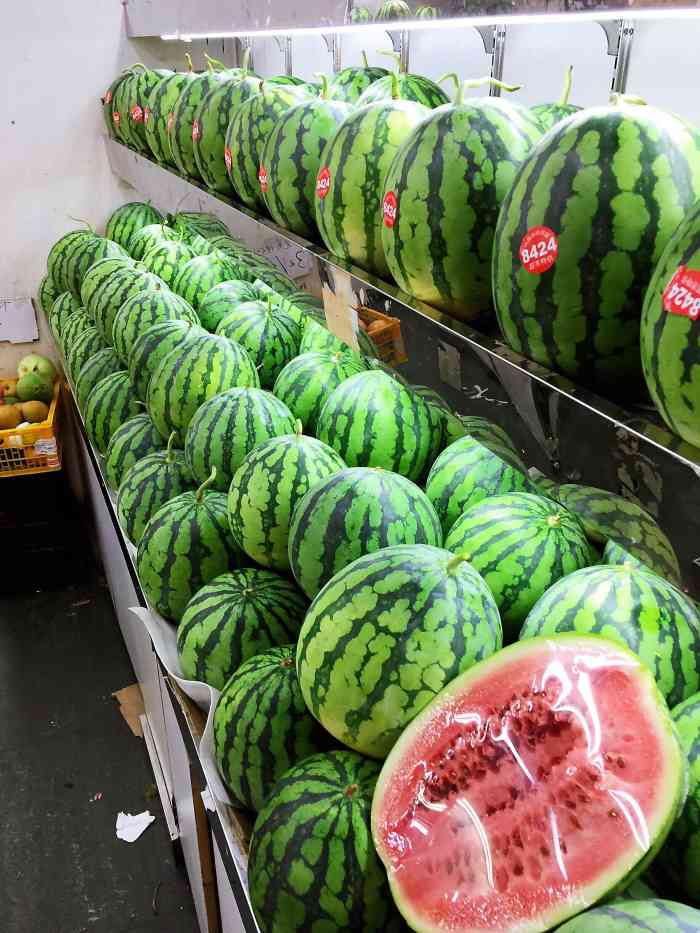 福满园水果超市(武定路店)-"西瓜基本是催熟的,皮很厚,里面肉肉的,不.