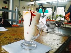 -Lake Shore Hotel & Restaurant
