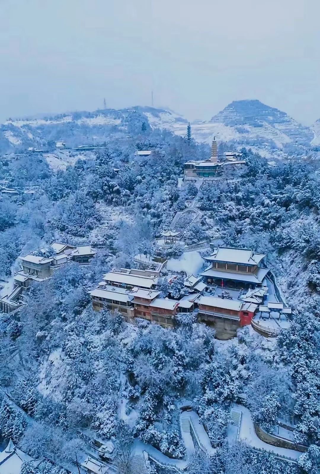 铜钹山雪景图片