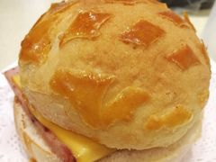 Big&nbsp;men菠萝包-澳门陈光记烧味饭店(南京德基广场店)
