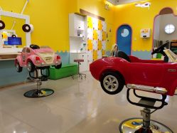 -爆米花儿童美发乐园