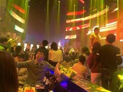 -欧米亚派对酒吧(绵阳店)