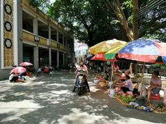 展览馆前农产品集市-润记农家菜