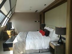 -上海滴水湖皇冠假日酒店
