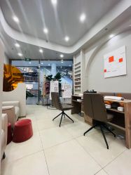 -进巍美甲美睫店