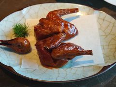 脆皮妙龄乳鸽-新荣记(BFC外滩金融中心店)