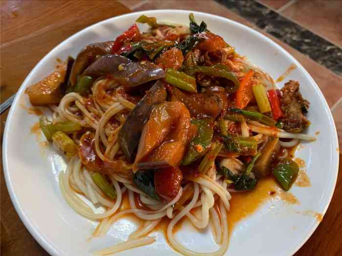 依孜哈尔茄子拉面馆-"看了各路点评都推荐来的,应该说不枉此行...."-