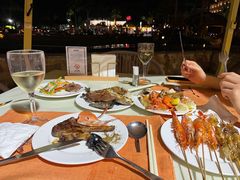 -亚龙湾希尔顿自助餐厅·海鲜·烧烤·沙滩BBQ·现场乐队