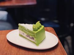 樱桃抹茶白巧克力甘纳许蛋糕-black rainbow coffee
