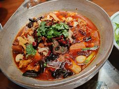 -川流不息·地道川菜·小龙虾(松东路店)