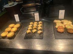 -广州万富希尔顿酒店·感趣自助餐厅·金秋蟹宴生蚝海鲜刺身