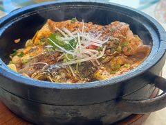 石锅焗大黄鱼-巷子里小酒馆(繁荣路店)