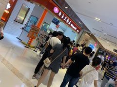 等位区-白玉兰食品甜凤店(合生汇店)