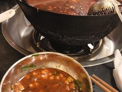 -鸿顺老铁锅美蛙鱼府(解放碑店)