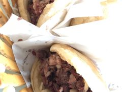 精品火烧-闫家驴肉老店(华电一校店)