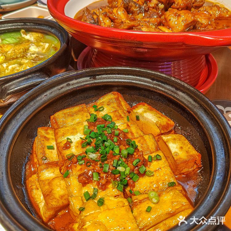下黄鹤楼，逛昙华林，吃湖北菜