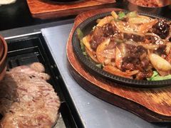 -臻牛烤肉