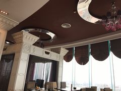 -荣誉国际酒店-云顶旋转餐厅