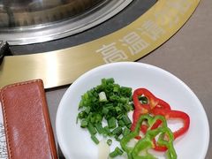 -锅飘飘·东北铁锅炖(雨花客厅店)