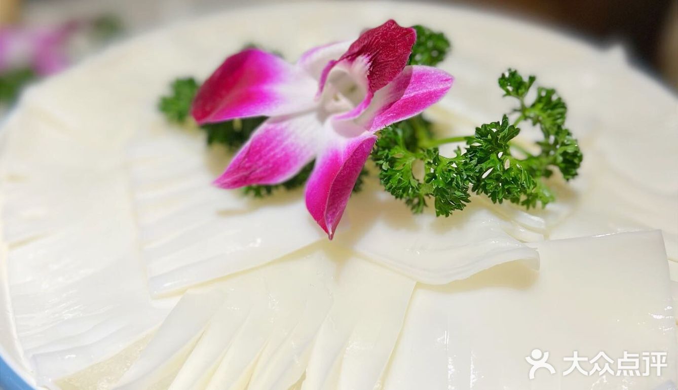 我们没吃完还打包了满满一盒