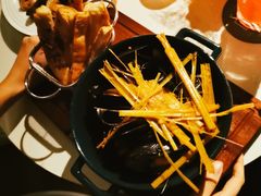 -Oasis Bar & Grill