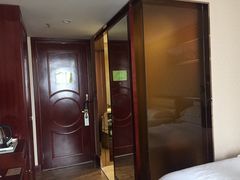 -维也纳酒店(广州番禺市桥地铁站店)