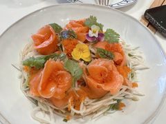 烟熏三文鱼青木瓜沙拉-KEAAMI 摩登泰 by TIAGO(颐堤港店)