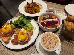 -Common Table · Brunch & Coffee