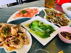 -覃记海鲜美食餐厅