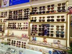 -新视达眼镜店·蔡司·依视路(名镜苑店)